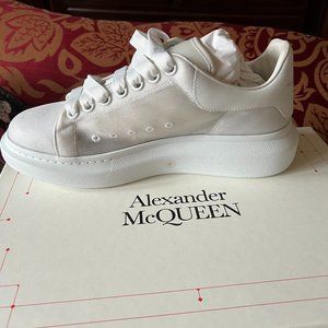Alexander McQueen BRAND NEW Men Sneakers Size 9 US Size 42 EU